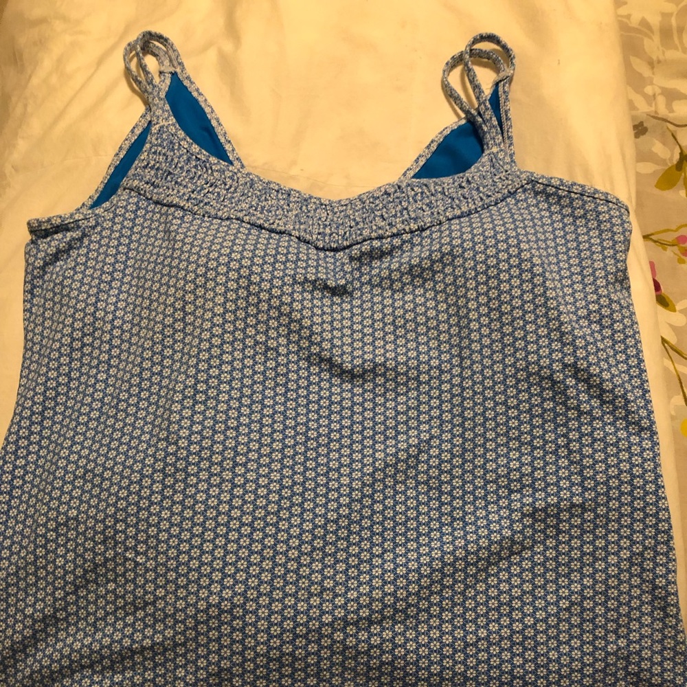 Lucy support top